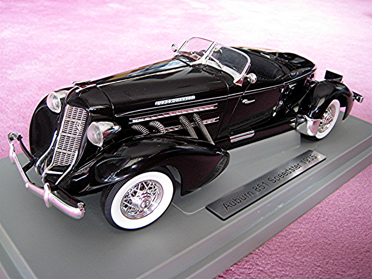 1:18 Auburn 851 Speedster schwarz 1935