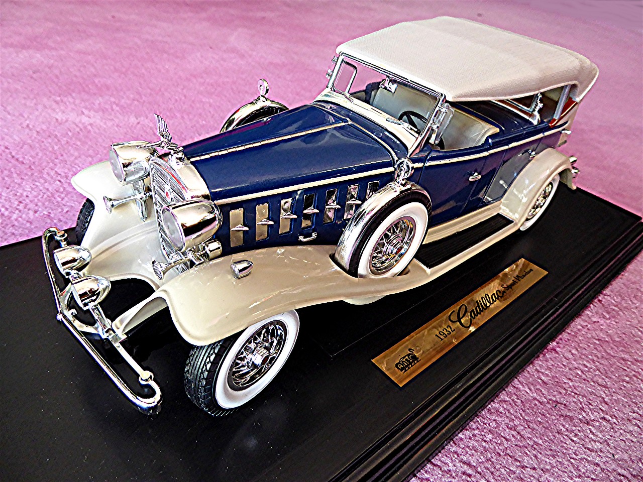1:18 Cadillac Sport Phaeton blau-creme 1932