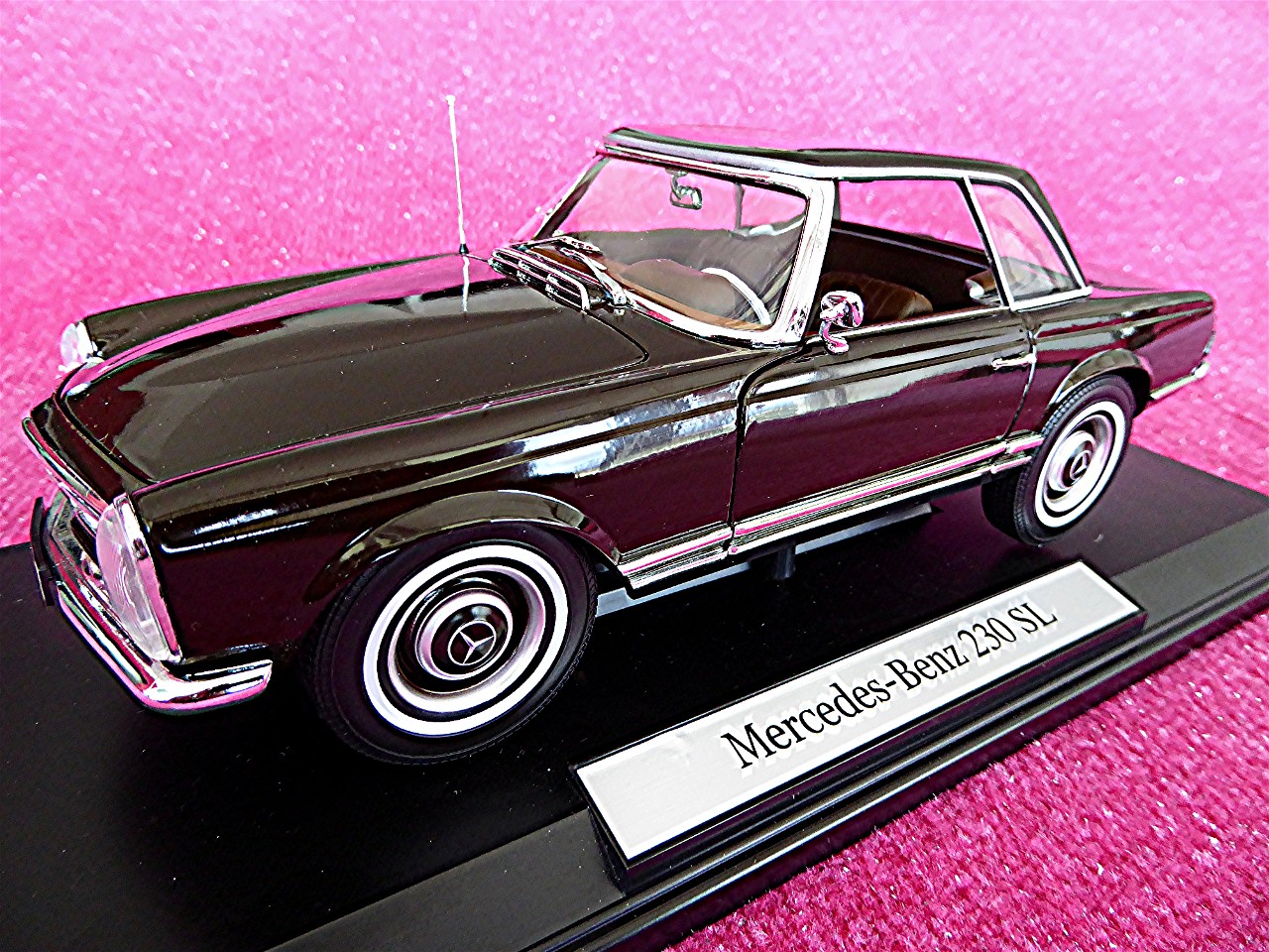 1:18 Mercedes 230 SL Coupe braun 1963