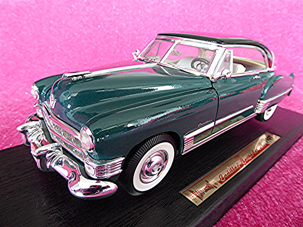 1:18 Cadillac Coupe De Ville gruen 1949