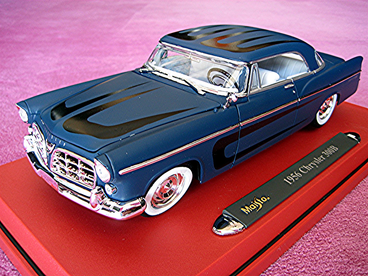 1:18 Chrysler 300 B Custom Shop mattblau 1956